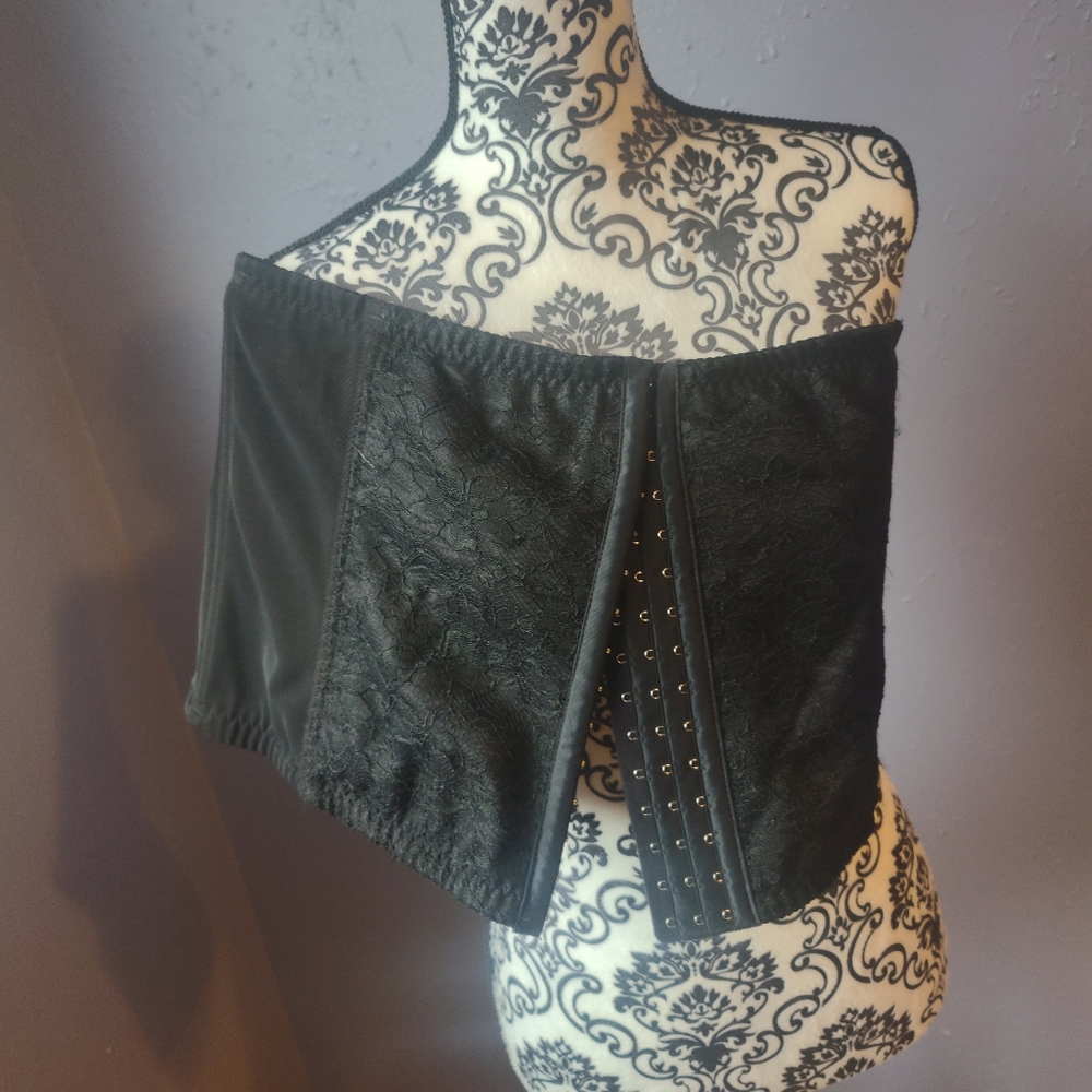 Black waist trainer